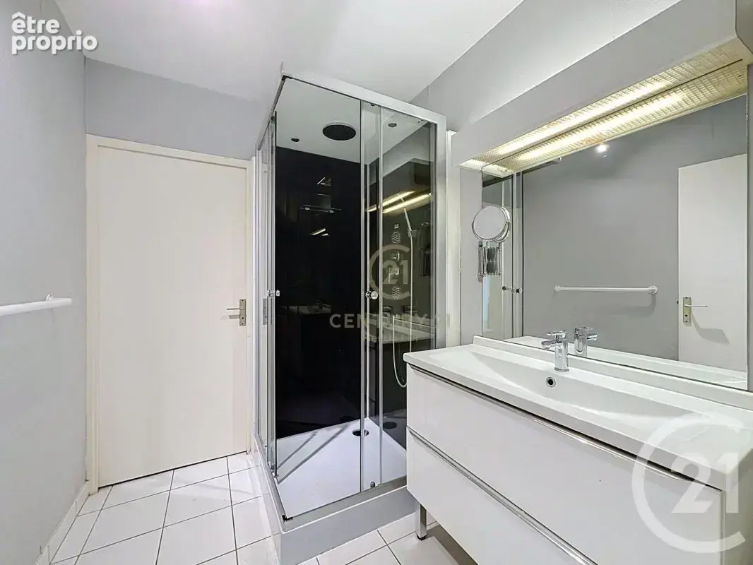 Appartement 49 m² à Lyon-8e  - photo 8