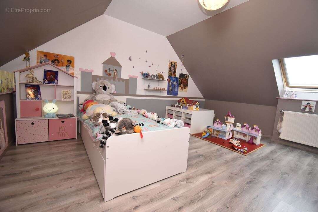 Maison à BERGUES-SUR-SAMBRE