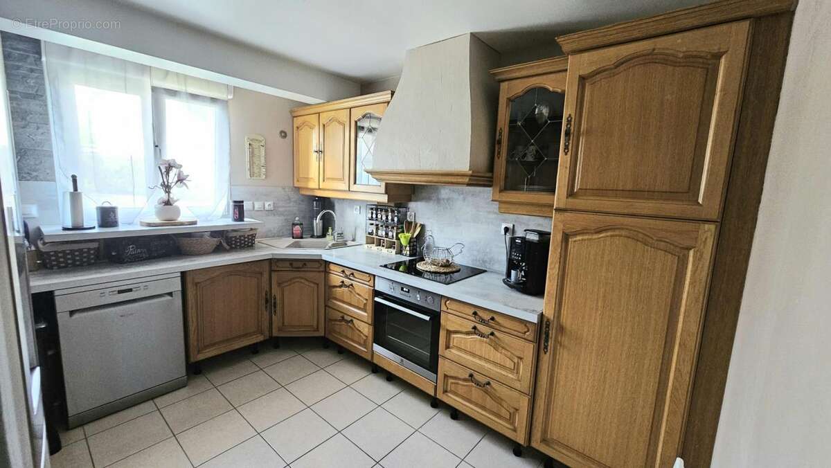 Maison à SAINT-ETIENNE-DU-ROUVRAY