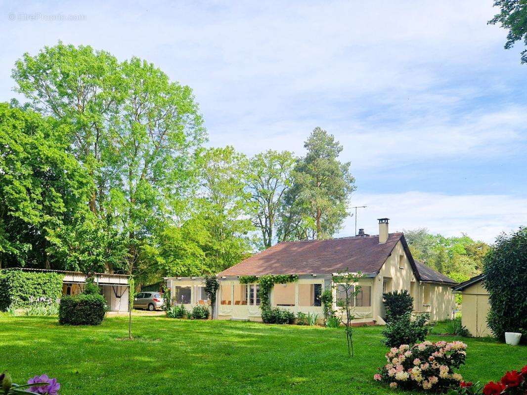 Maison À Vendre - Fontaine-sous-Jouy – Une parenthèse de nature aux portes de Pacy-sur-Eure et d'Évreux - photo 2