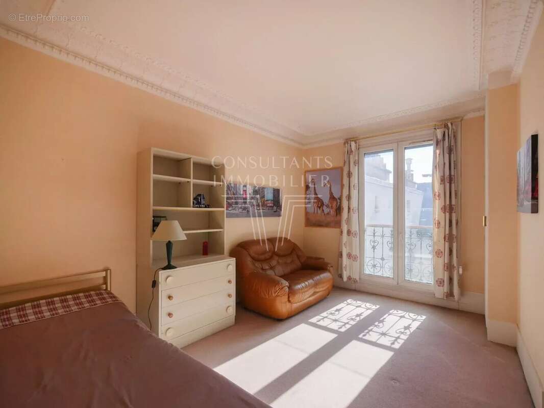 Appartement à NEUILLY-SUR-SEINE