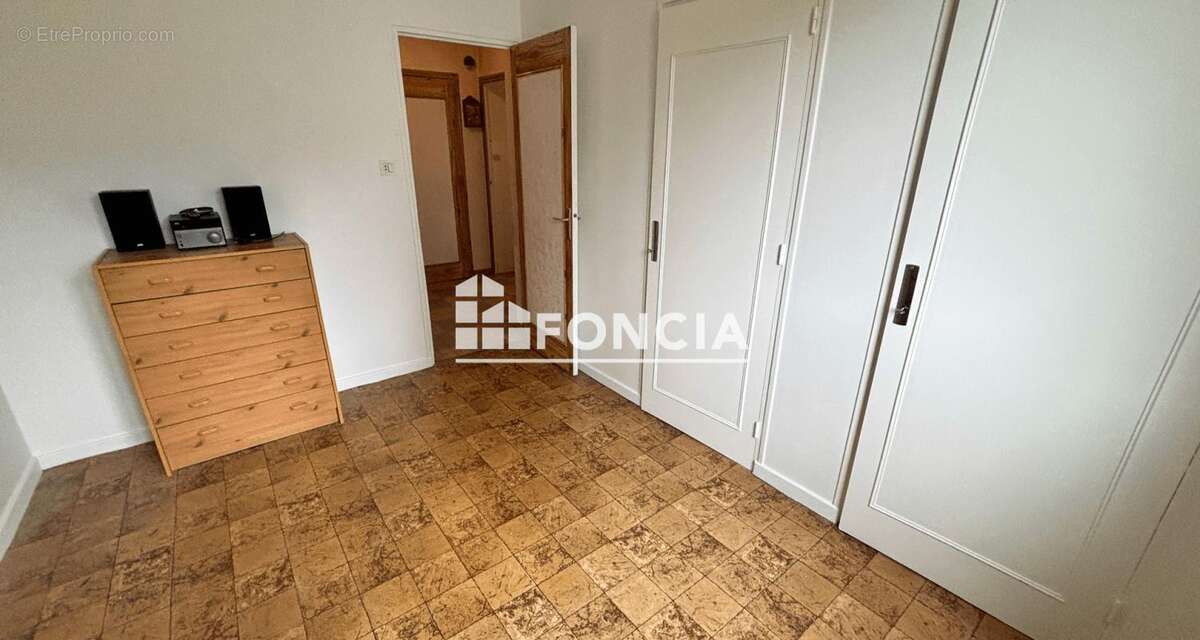 Appartement à SAINT-MARTIN-D'HERES