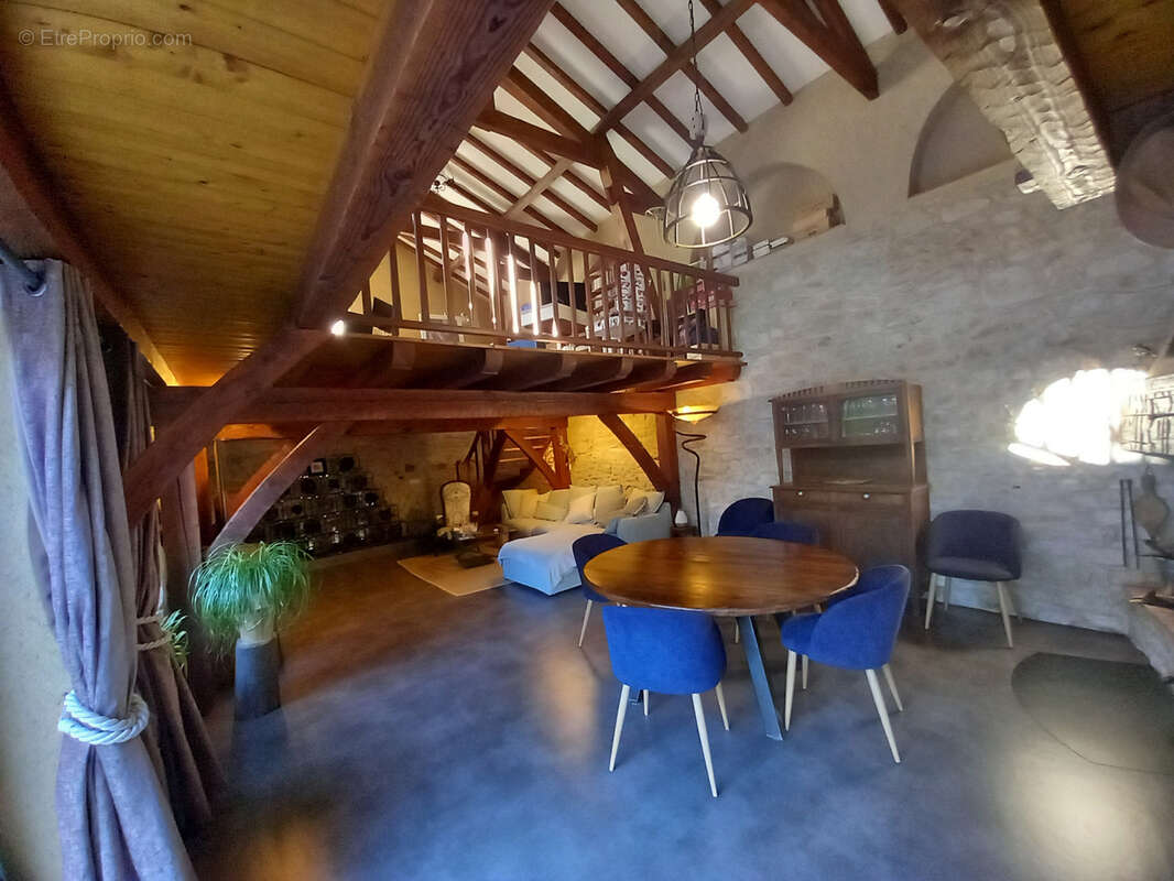 Maison à PRAYSSAC