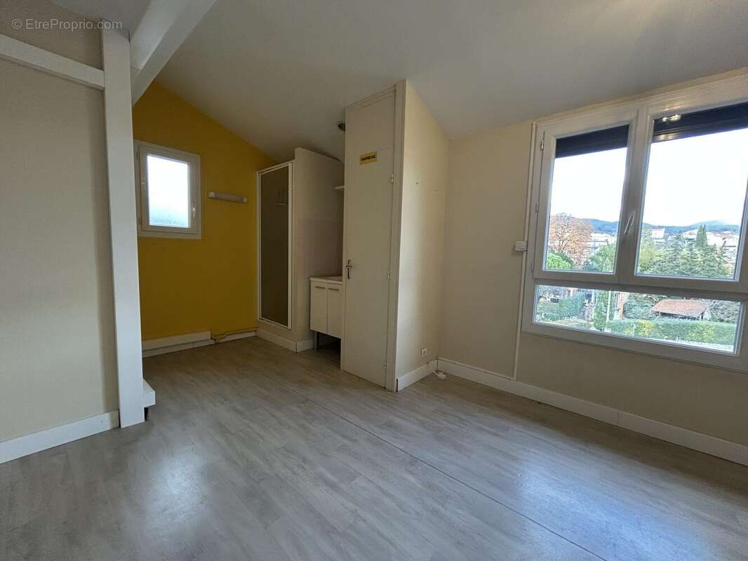 Appartement à PRIVAS
