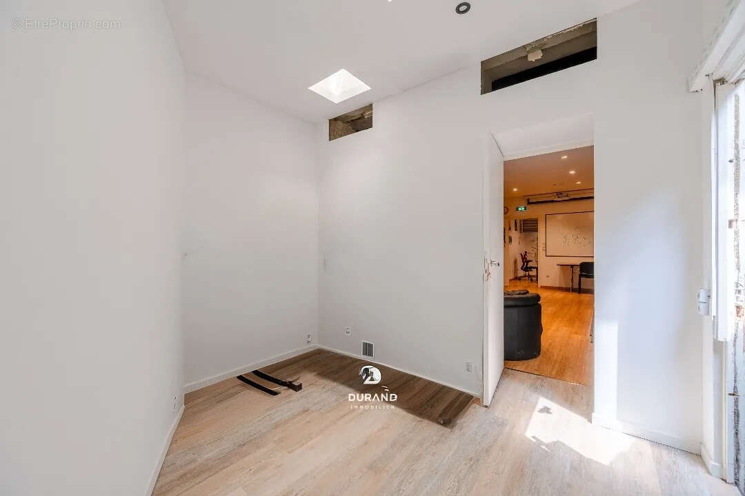 Commerce à MARSEILLE-6E