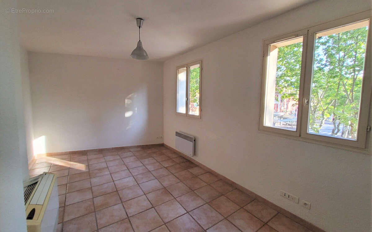 Appartement à CUERS