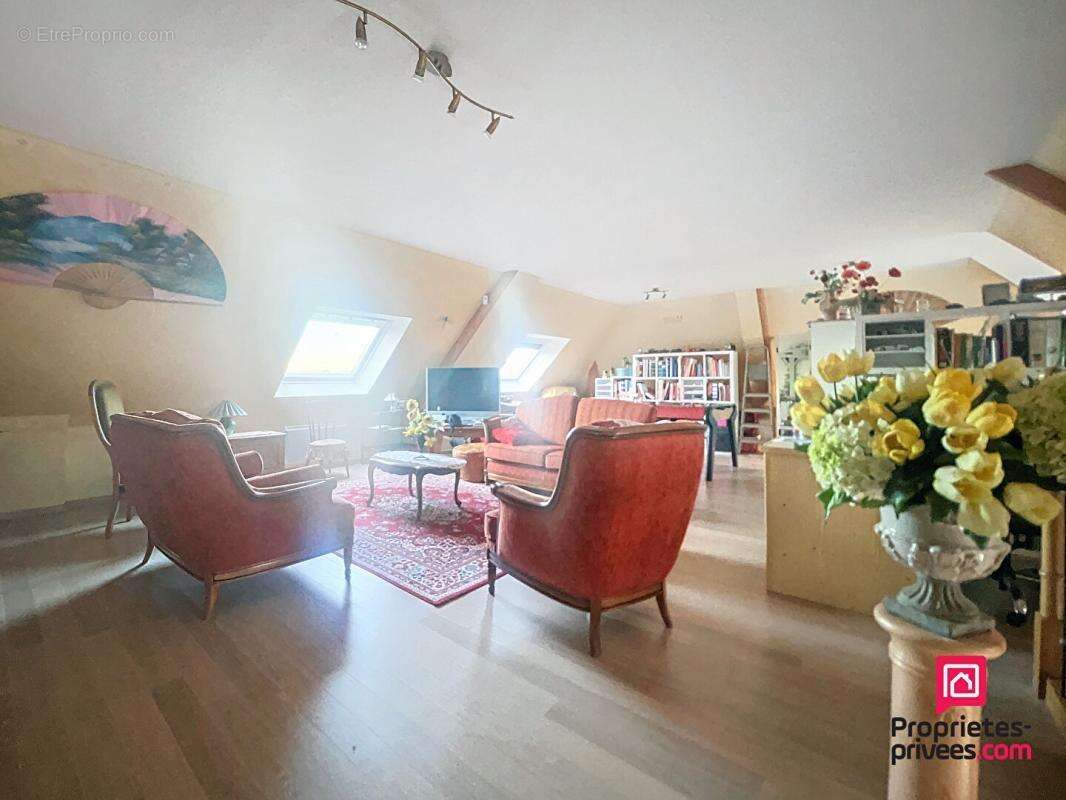 Maison à BONNETABLE