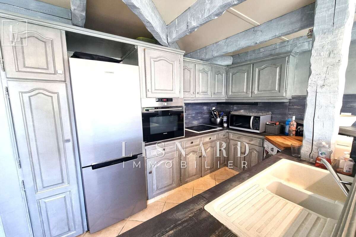 Appartement à VALLAURIS