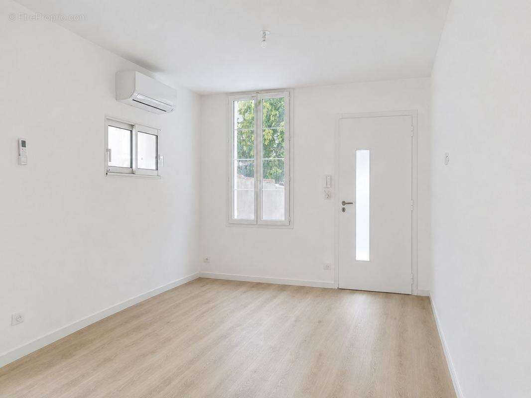 À vendre – T2 neuf en rez-de-jardin avec entrée indépendante, jardin privatif de 40 m² et parking privatif - photo 4
