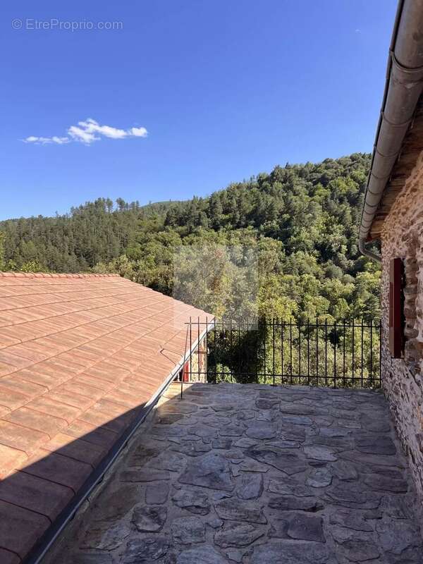 Maison à LE COLLET-DE-DEZE