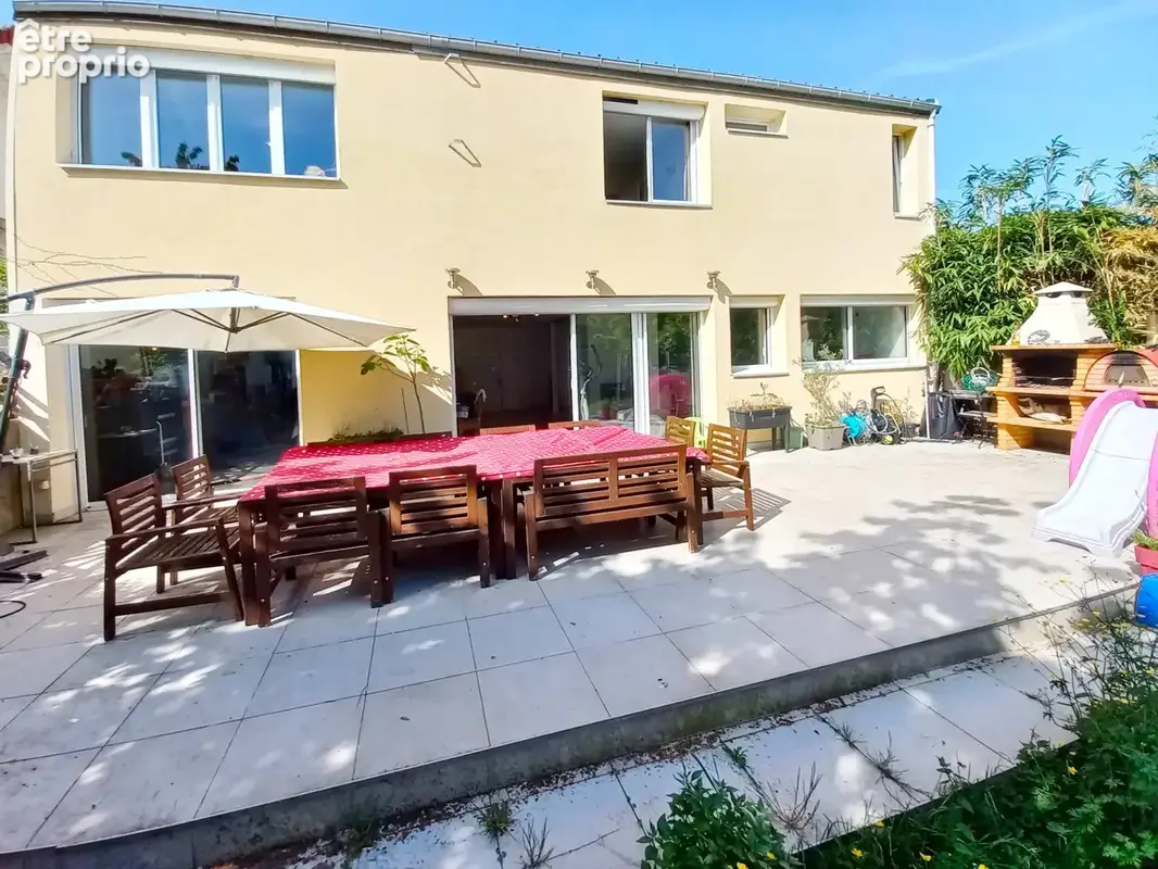 Val de Brie   Maison individuelle entièrement réhabilitée en 2020, édifiée sur une parcelle de 288 m2 - photo 2