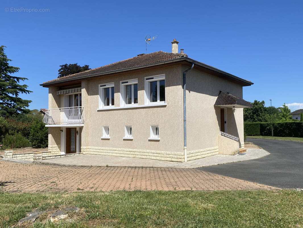 Maison à CHAZAY-D'AZERGUES