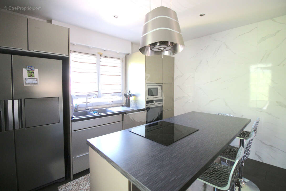 Maison à CHENNEVIERES-SUR-MARNE