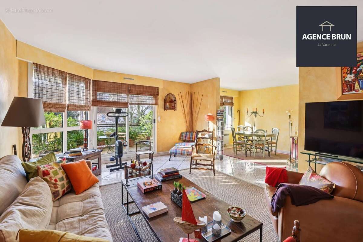 Appartement à SAINT-MAUR-DES-FOSSES