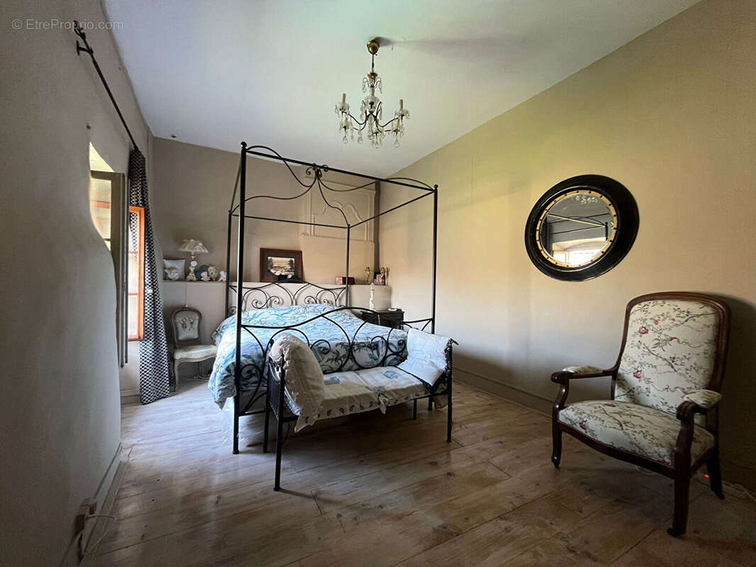Maison de village avec piscine et 5 chambres - photo 8