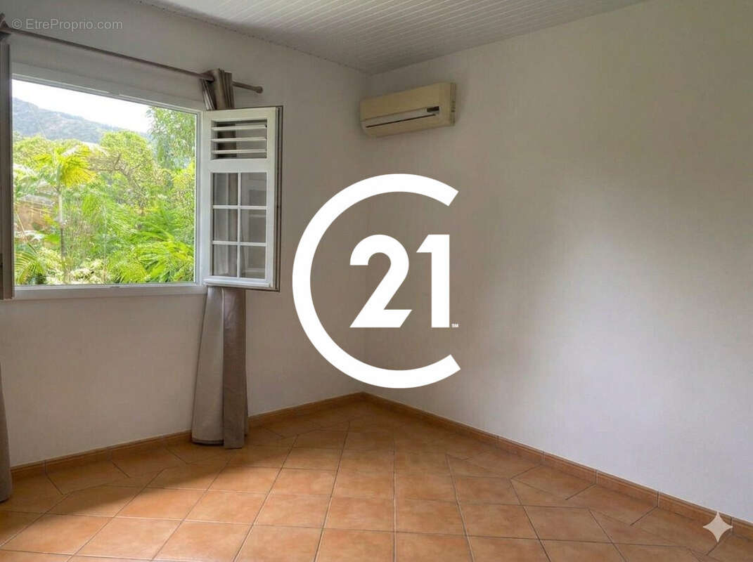 Maison à LES TROIS-ILETS