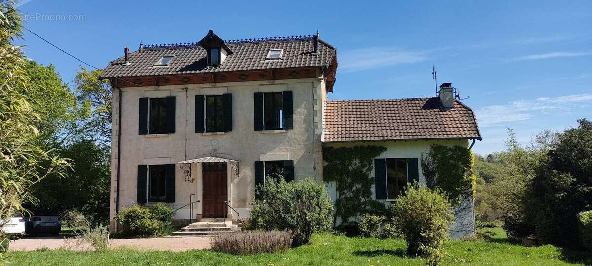 Maison à DYO