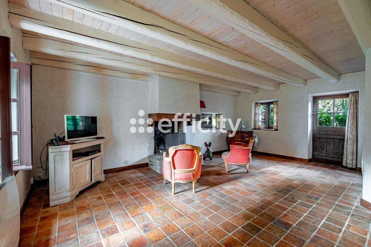 Maison à SAINT-LYPHARD