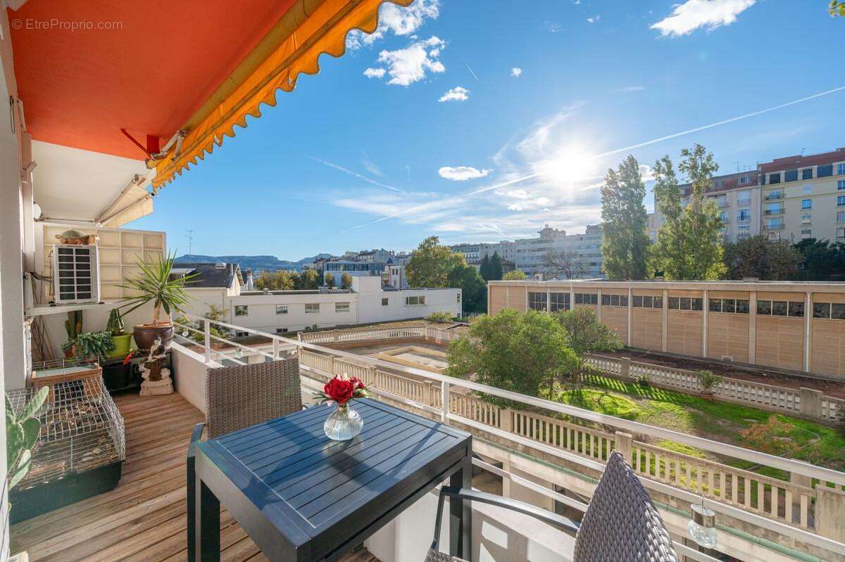 Appartement à MARSEILLE-8E