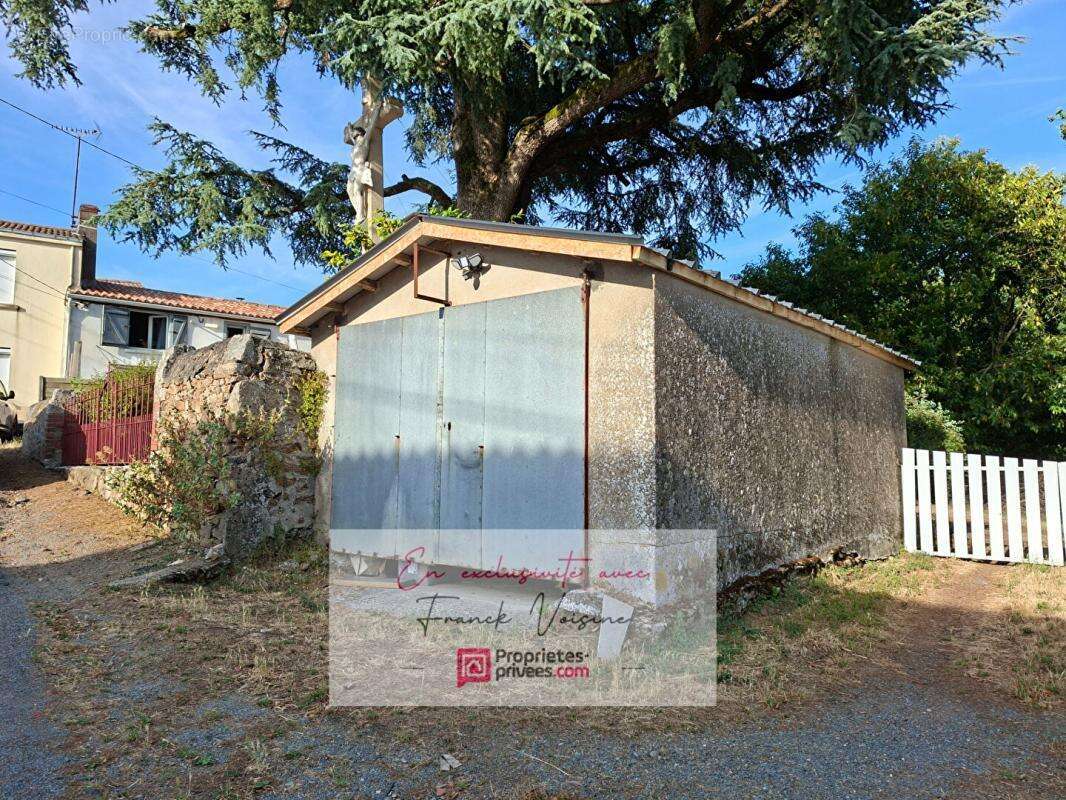 A VENDRE en Exclusivité à Saint Paul en Pareds, Maison de 90 m2 avec 3 chambres sur une parcelle de  284 m2, plus jardins et dép - photo 12