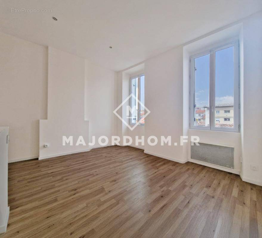 Appartement à MARSEILLE-4E