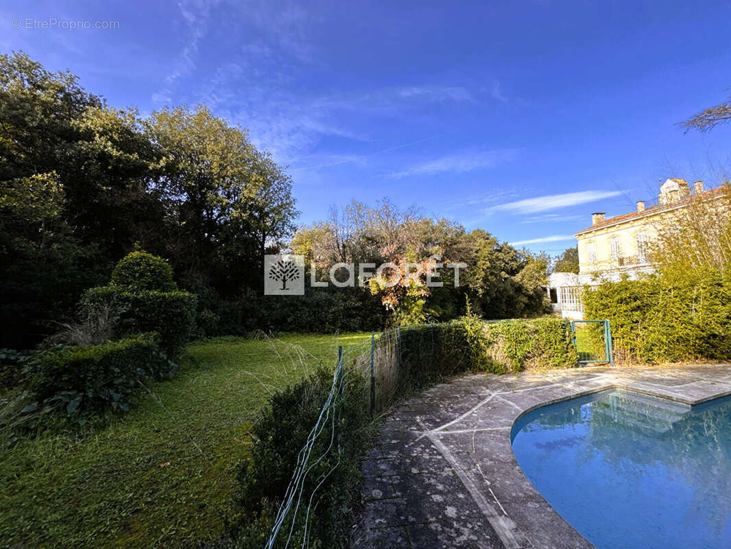 Terrain à MARSEILLE-8E