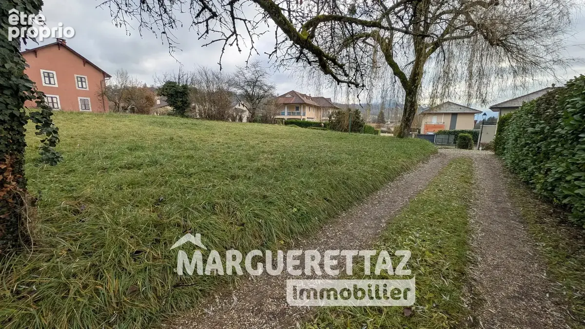 Terrain constructible viabilisé de 647m² - photo 3