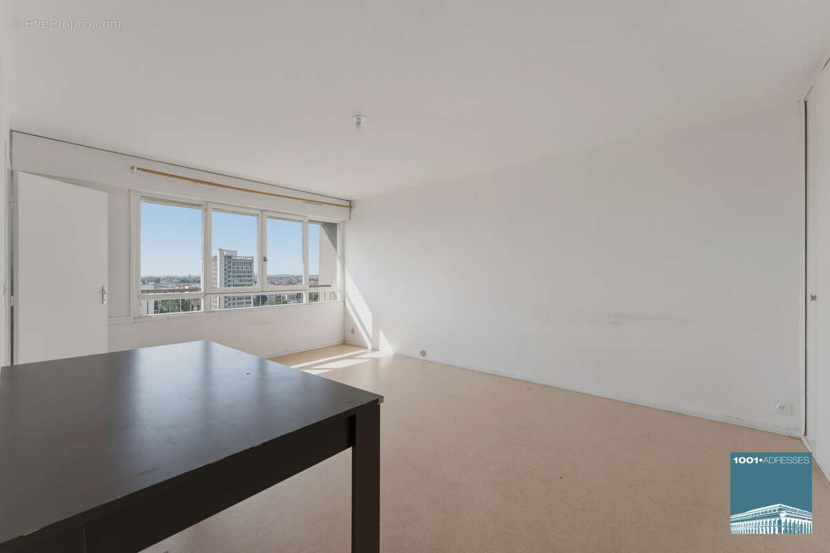 Appartement deux pièces de 48m2 disposant d'un cellier et d'une place de parking privative - photo 2