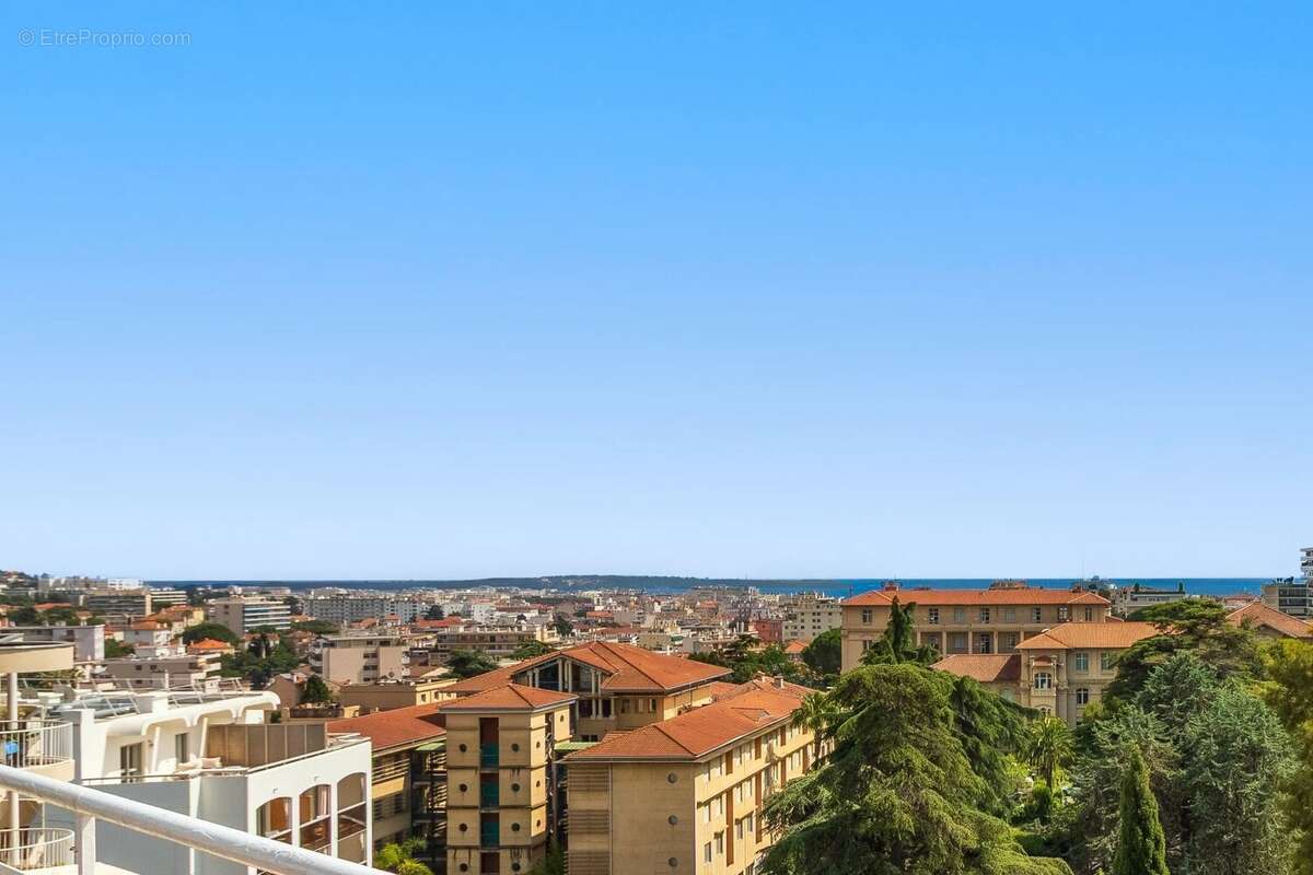 Appartement à LE CANNET