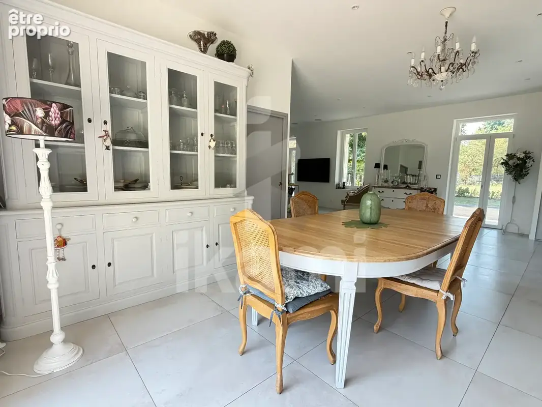 Superbe maison avec piscine, dépendances et fort potentiel d’agrandissement - photo 5