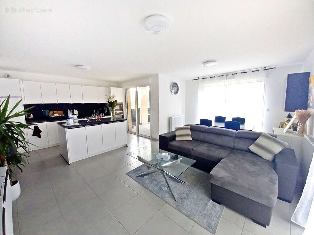 Appartement à THURINS