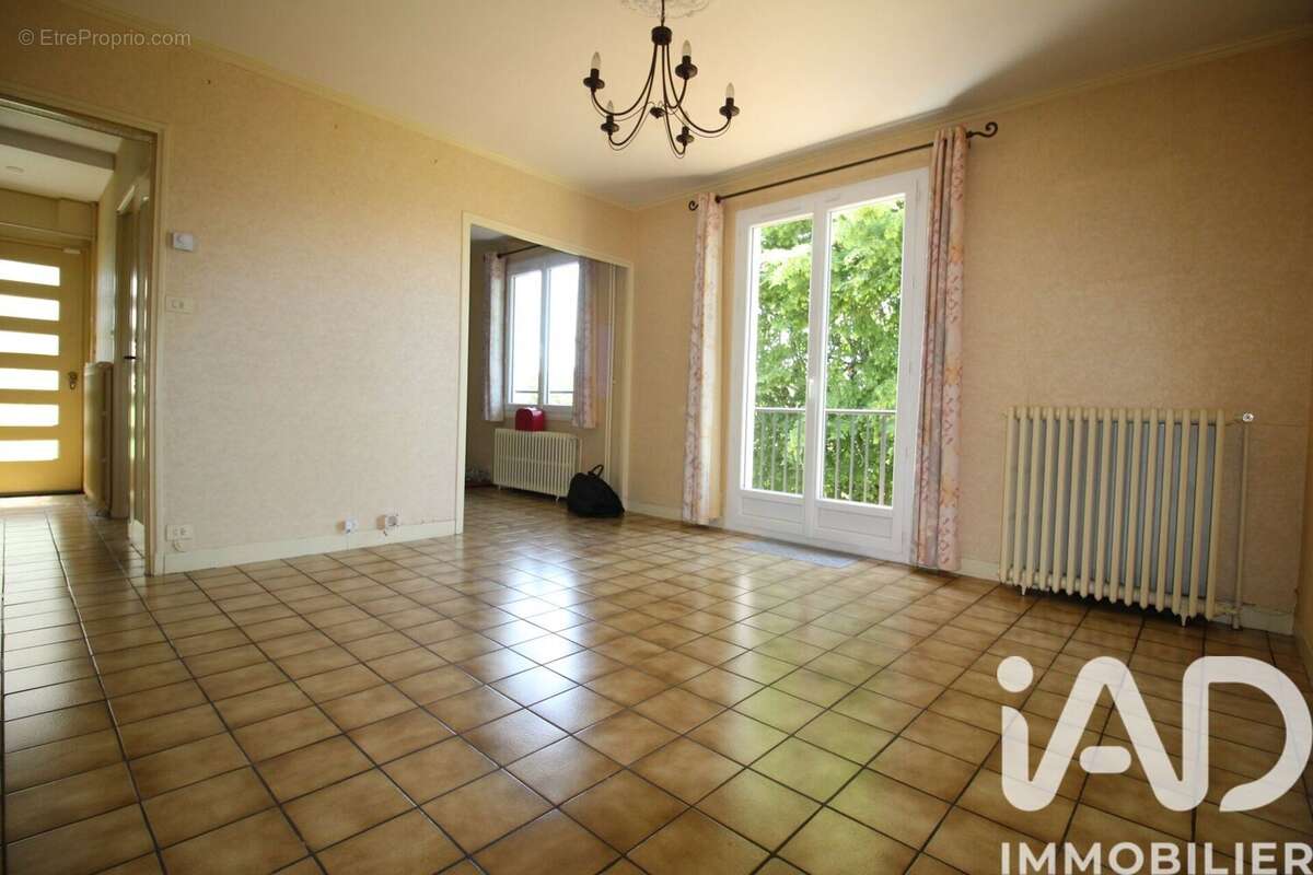 Photo 8 - Maison à COULANGES-LES-NEVERS