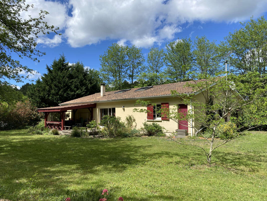 Maison à SAINT-SYMPHORIEN