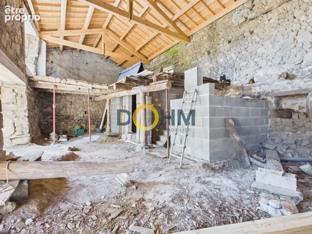 Maison en pierre à rénover   Fort potentiel   Saint-Jean-d'Aubrigoux - photo 3