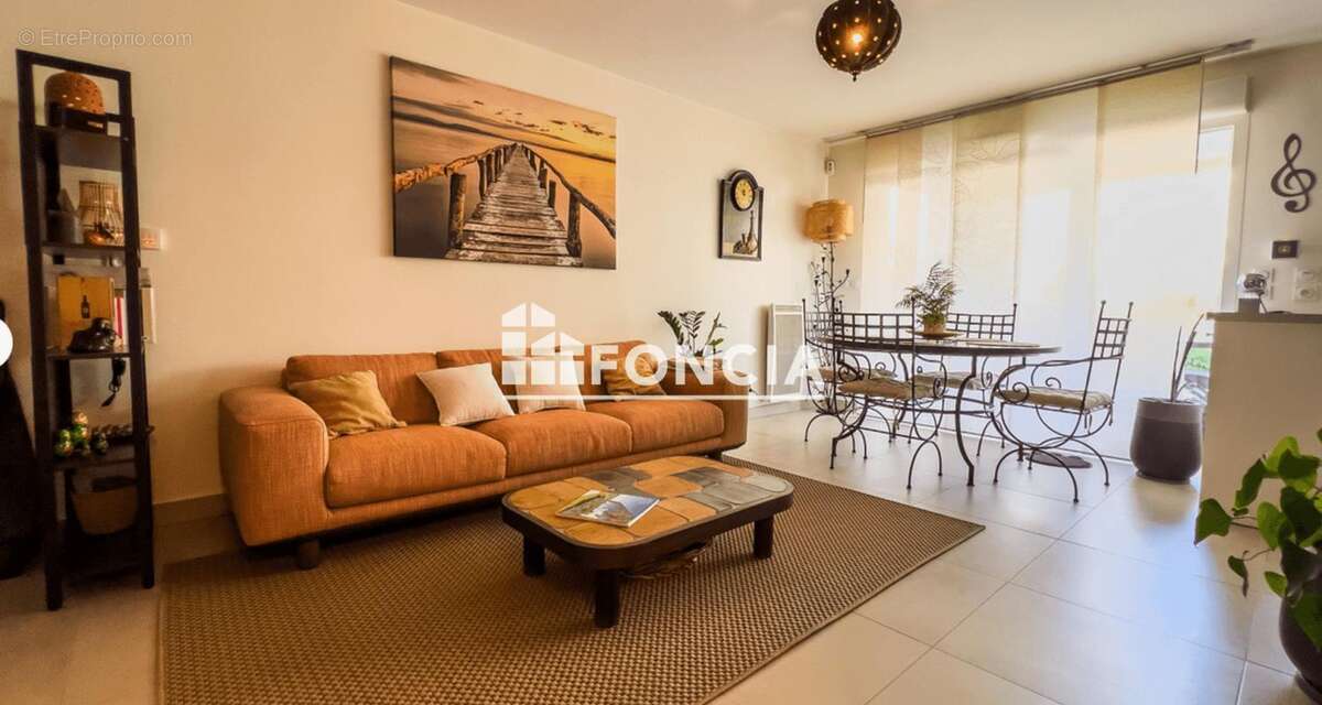 Appartement à LA LONDE-LES-MAURES