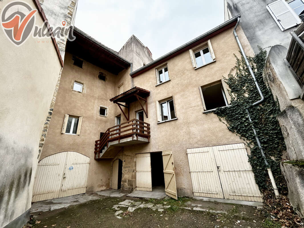 Appartement à SAINT-AMANT-TALLENDE