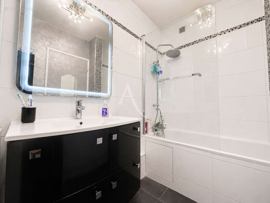 Appartement à OZOIR-LA-FERRIERE