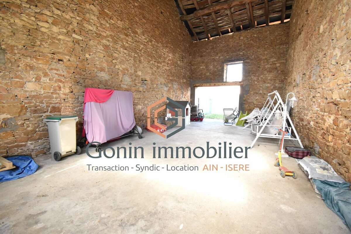 Maison de 98m2 et une grange à rénover - photo 9