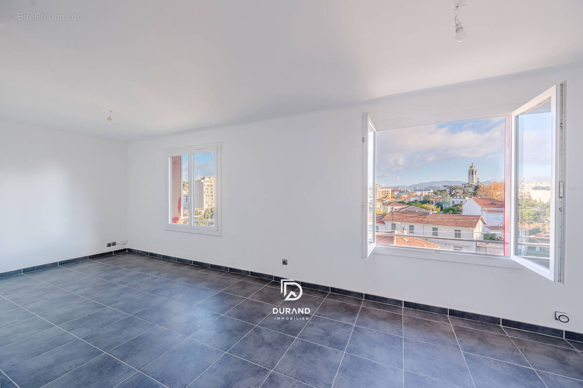 Appartement à MARSEILLE-4E