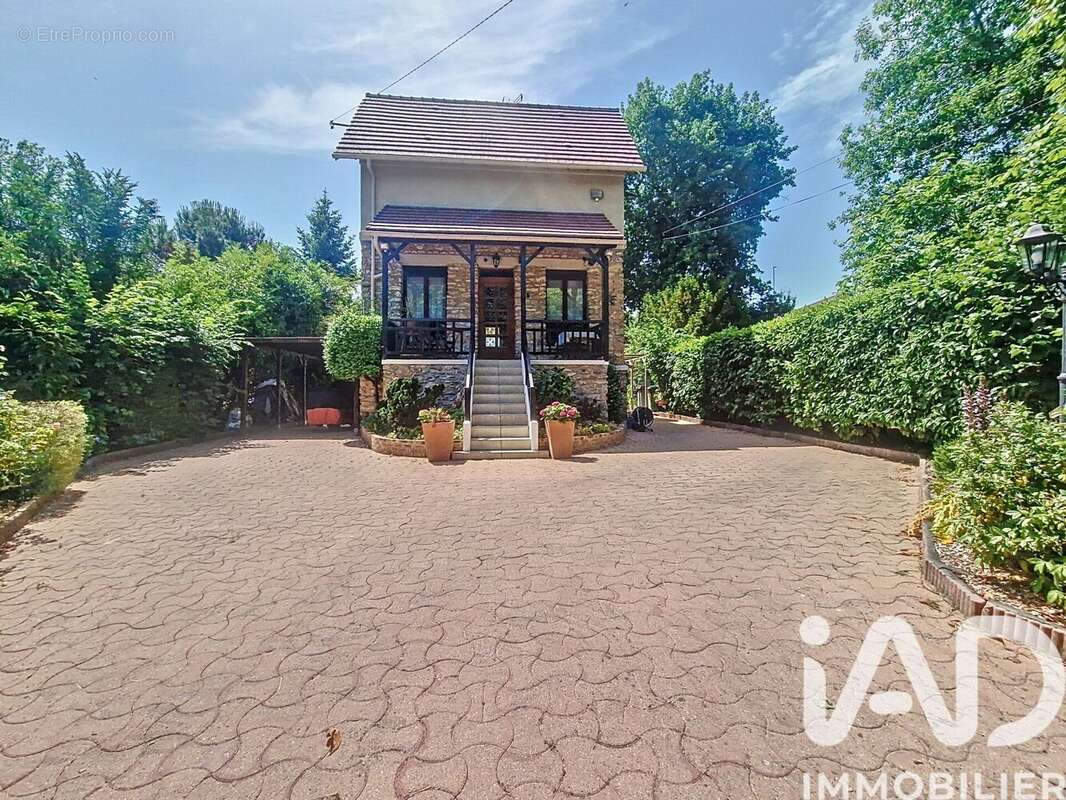 Photo 3 - Maison à SAINT-FARGEAU-PONTHIERRY