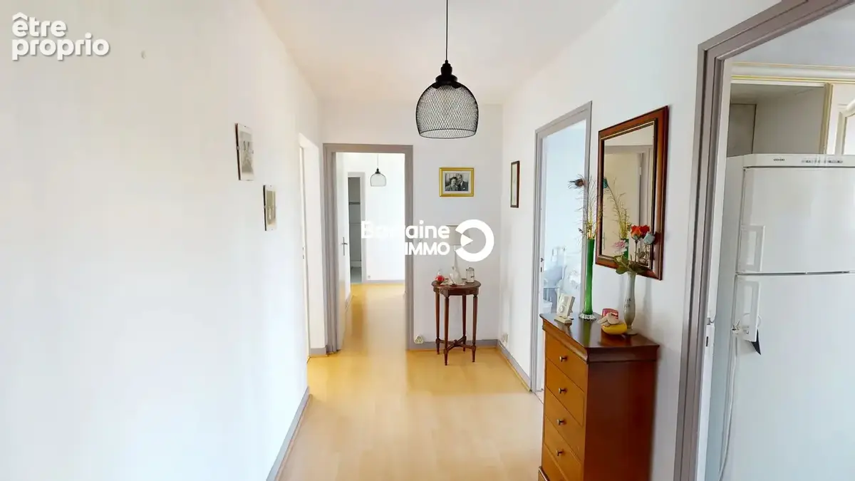 A vendre- lorient secteur merville- appartement t5 de 90 m² avec balcon -garage-ascenseur - photo 4
