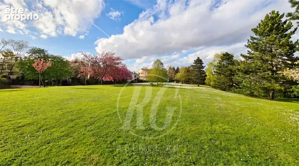 Garches – superbe appartement familial de 111 m² en parfait état avec piscine et tennis – clé en mai - photo 13