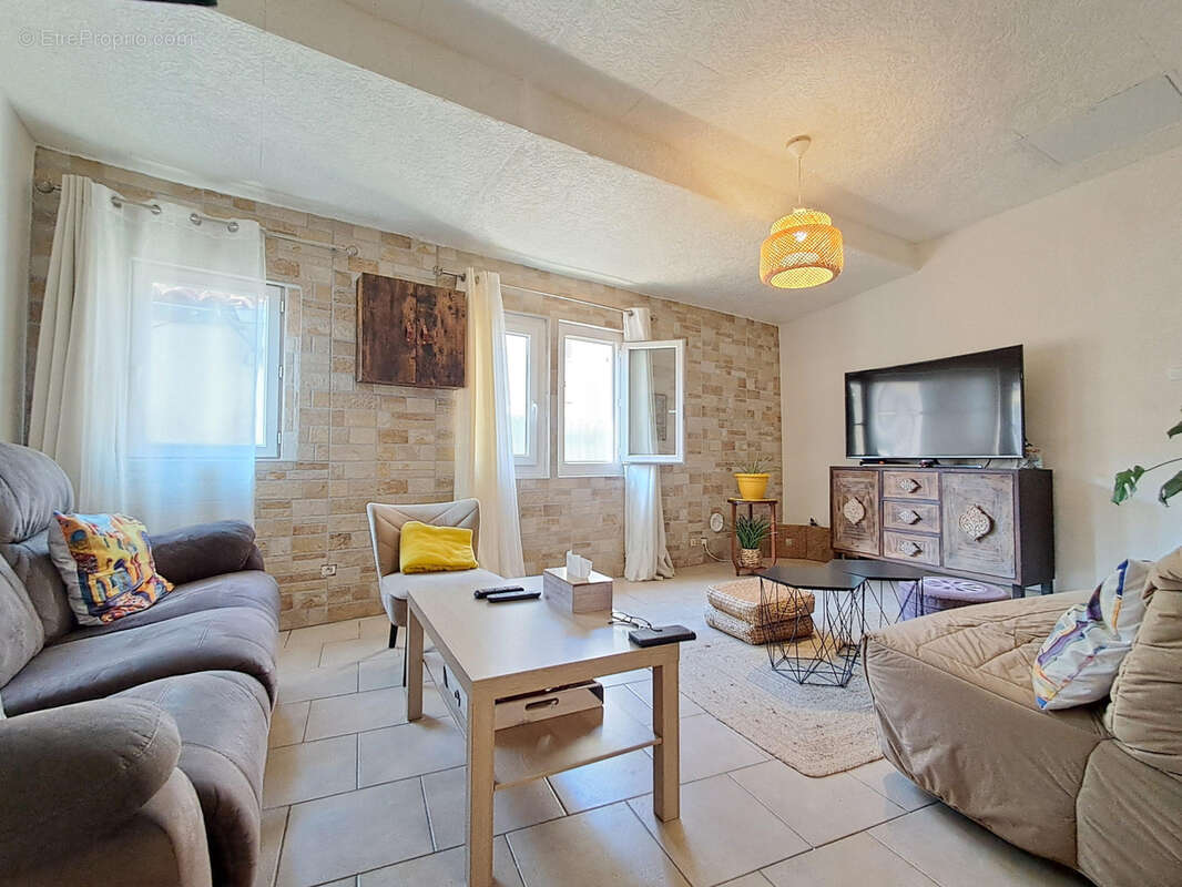 Maison à VILLEVIEILLE