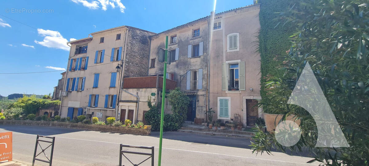 Appartement à VILLECROZE
