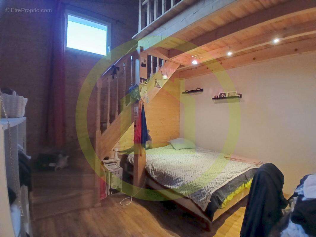 Maison à JONQUIERES-SAINT-VINCENT