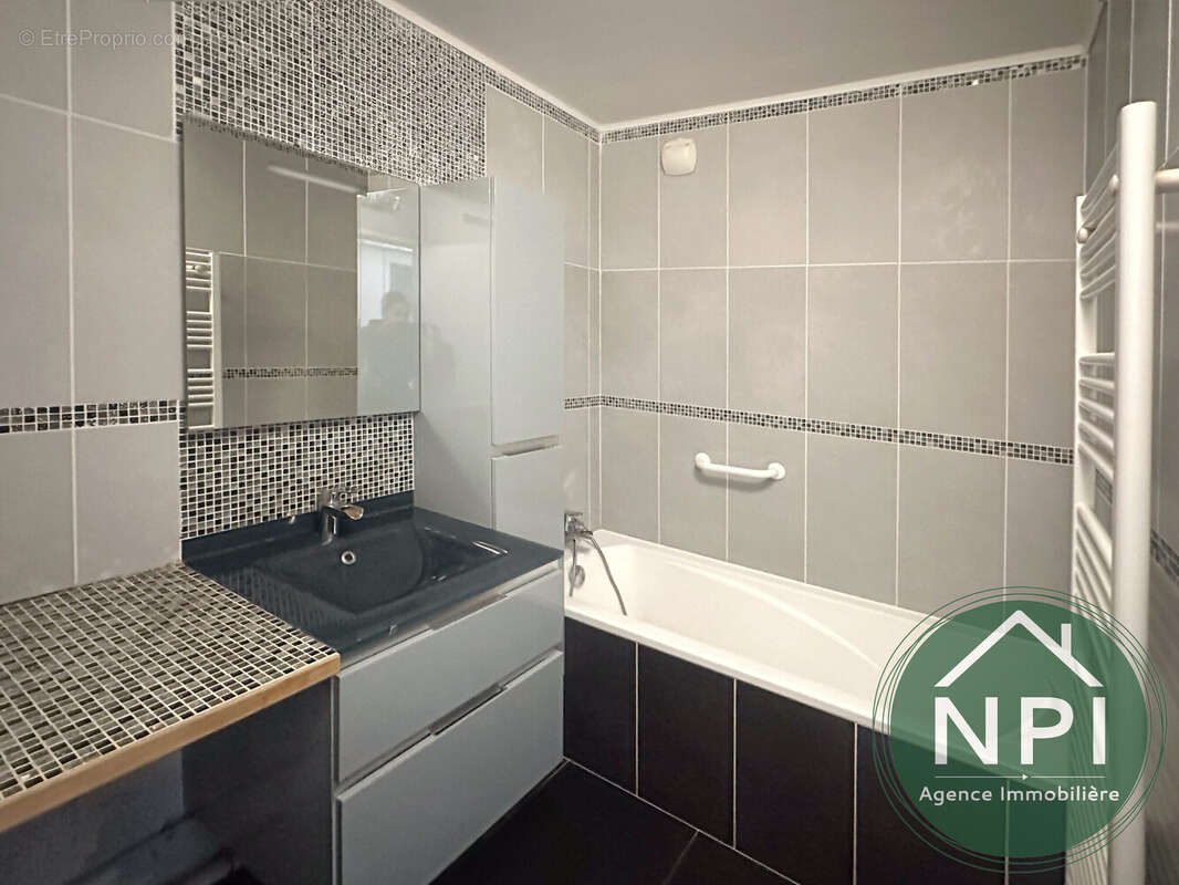 Appartement à VAUX-LE-PENIL