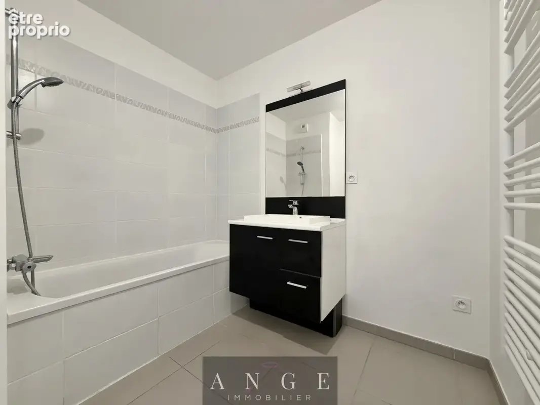 Appartement t3 - 65m2 - terrasse  - résidence standing - piscine - marseille 11 les camoins - photo 3
