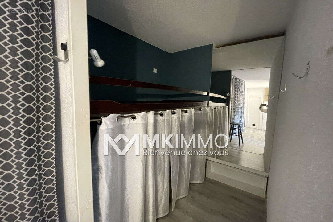 Appartement à SAINT-LAURENT-DU-VAR