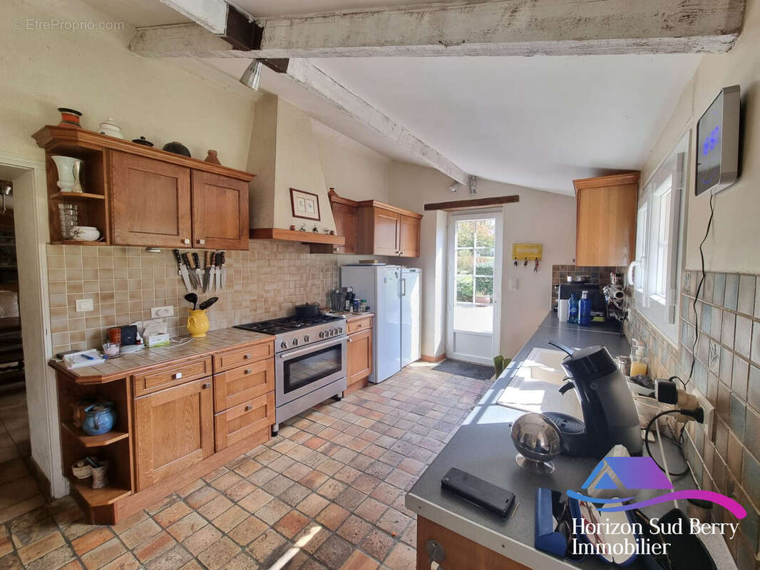 Cuisine dinatoire - Maison à VICQ-EXEMPLET