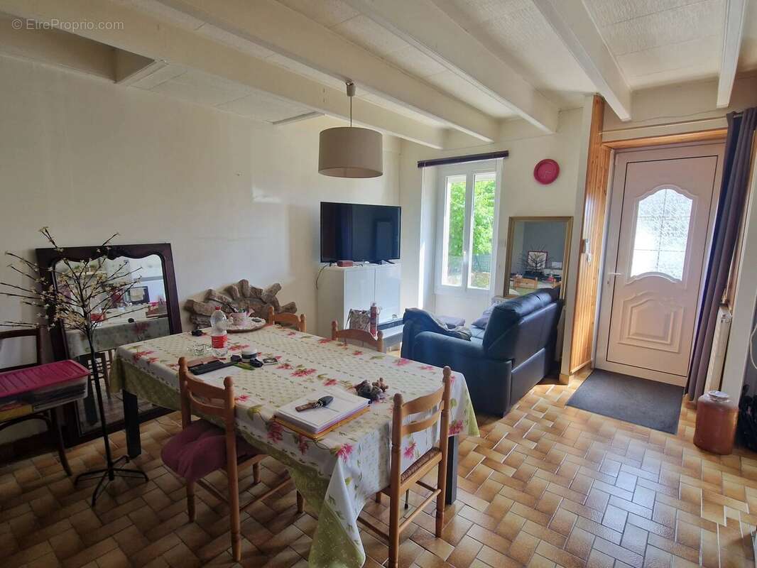 Charmante maison  en pierres bourg d'ARRADON - photo 2